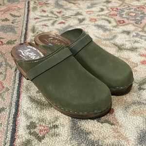 Lotta's of Stockholm Classic Green Clogs in Oiled Nubuck on Brown Base